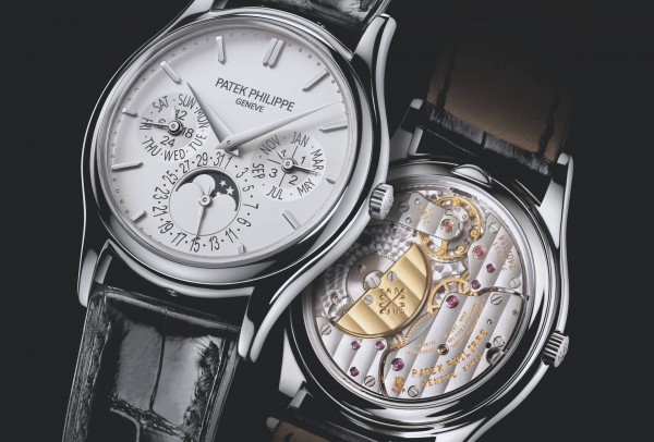 Patek Philippe Ref. 5140 sử dụng Caliber 240, với một micro-rotor